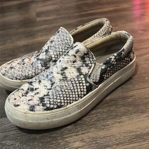 Steve Madden slip on sneakers